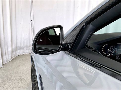 Used 2022 BMW X4 xDrive30i w/ M Sport Package image 10