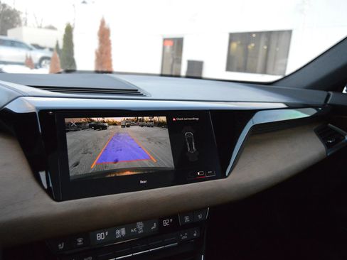 Used 2023 Audi e-tron GT Premium Plus image 21