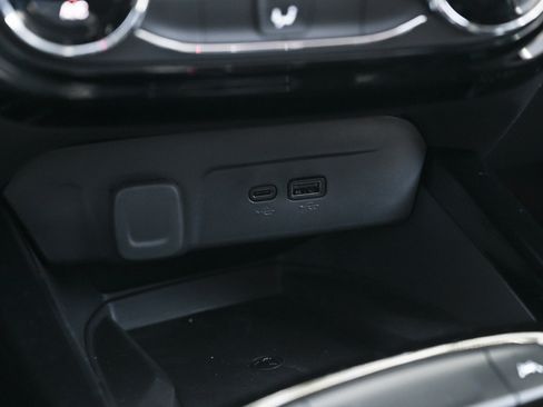 New 2026 Chevrolet Trax LT w/ Sunroof Package image 27