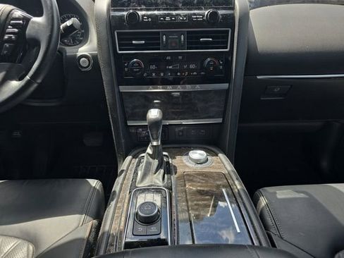 Used 2023 Nissan Armada Platinum w/ Captain's Chairs Package AWD/4WD image 3