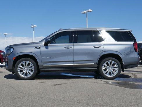 Used 2021 GMC Yukon Denali w/ Denali Premium Package AWD/4WD image 8