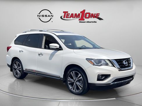 Used 2018 Nissan Pathfinder Platinum FWD image 1