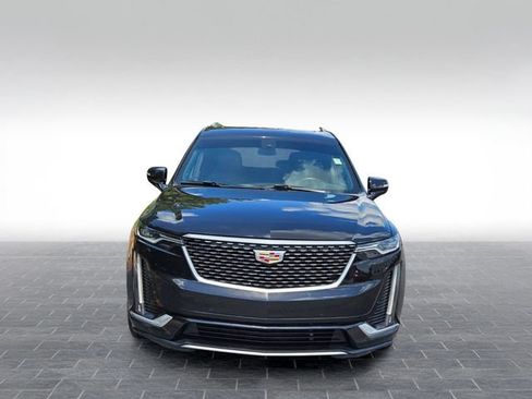 Used 2020 Cadillac XT6 Premium Luxury FWD image 2