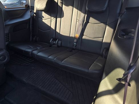 Used 2018 Cadillac Escalade Premium Luxury AWD/4WD image 12