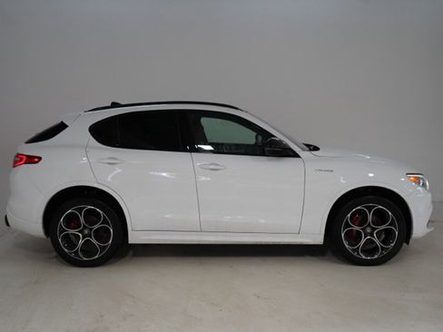 Used 2023 Alfa Romeo Stelvio Veloce image 8