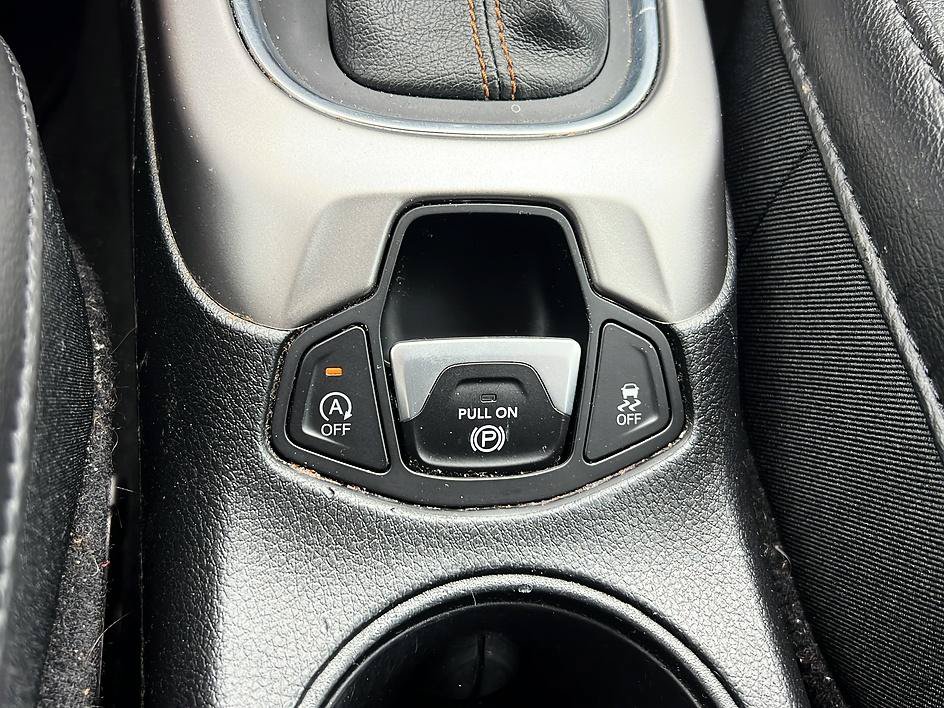 Used 2018 Jeep Compass Latitude w/ Popular Equipment Group AWD/4WD image 38