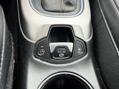 Used 2018 Jeep Compass Latitude w/ Popular Equipment Group AWD/4WD image 38