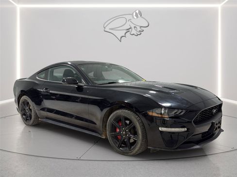 Used 2018 Ford Mustang Coupe w/ Equipment Group 101A RWD image 7