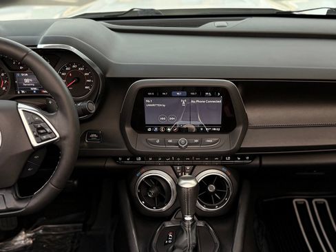 Used 2019 Chevrolet Camaro LT w/ Technology Package RWD image 29