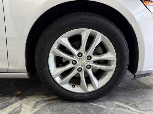 Used 2018 Chevrolet Malibu LT image 28