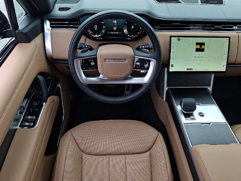 New 2026 Land Rover Range Rover Long Wheelbase SE AWD/4WD image 7