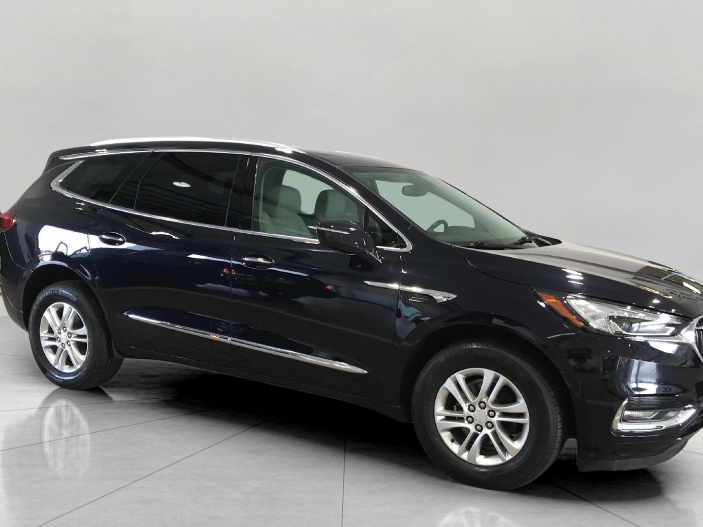 Used 2020 Buick Enclave Essence w/ Sound and Sites Package AWD/4WD image 1