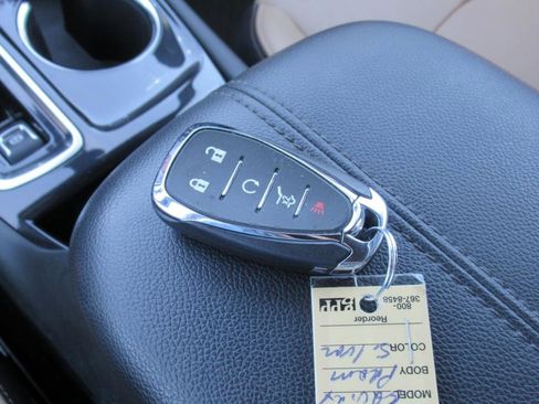 Used 2022 Chevrolet Equinox Premier image 32