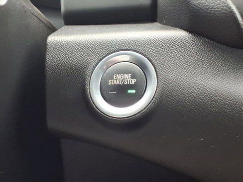 Used 2023 GMC Terrain SLT image 17