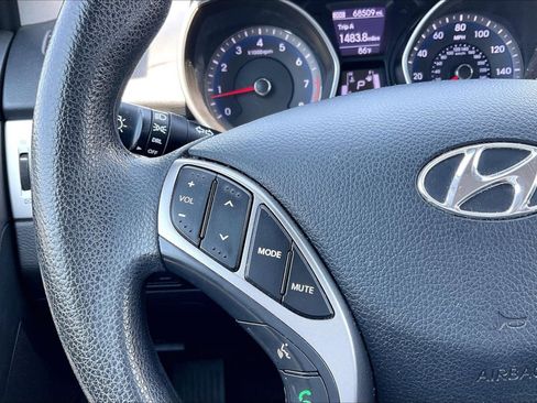 Used 2017 Hyundai Elantra GT FWD image 18