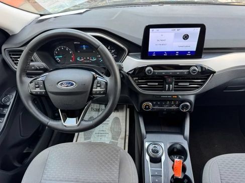 Used 2022 Ford Escape SE w/ SE Sport Appearance Package AWD/4WD image 17