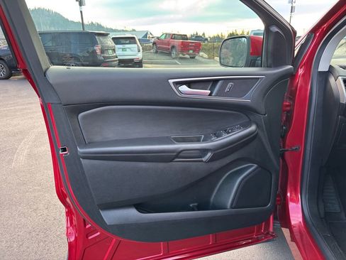 Used 2022 Ford Edge SEL w/ Convenience Package image 23