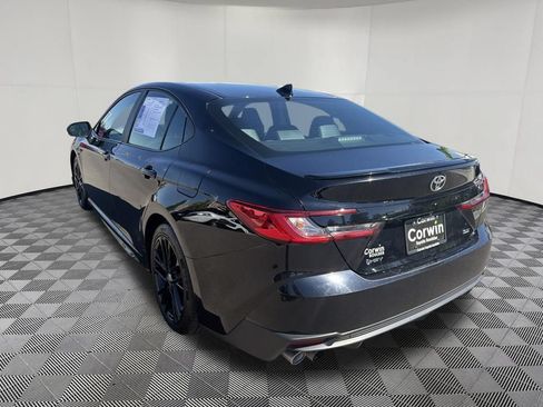 Used 2025 Toyota Camry SE FWD image 4