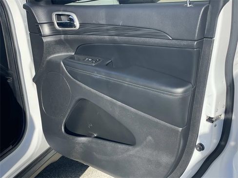 Used 2022 Jeep Grand Cherokee Laredo X image 34