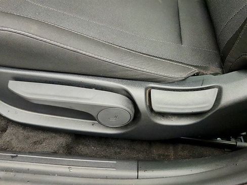 Used 2025 Hyundai Elantra SE FWD image 11