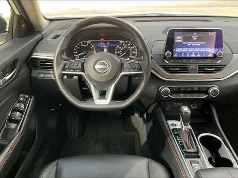 Certified 2025 Nissan Altima 2.5 SR image 6