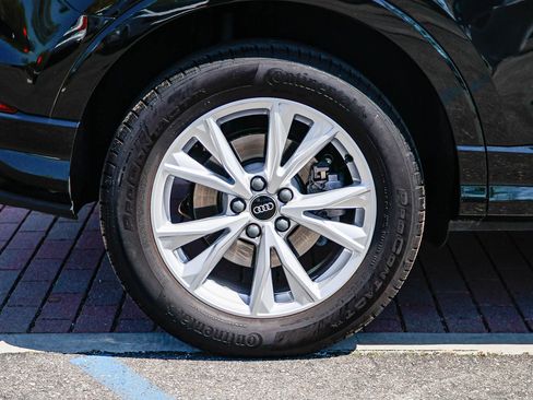 Used 2025 Audi Q3 2.0T Premium w/ Convenience Package AWD/4WD image 10