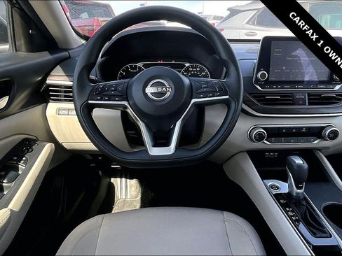 Used 2025 Nissan Altima 2.5 SV image 8