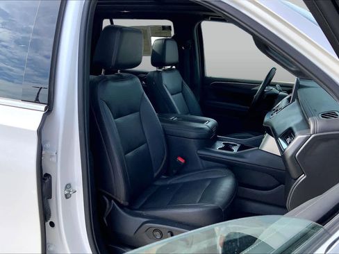Used 2021 Chevrolet Tahoe LT w/ LT Signature Package AWD/4WD image 9