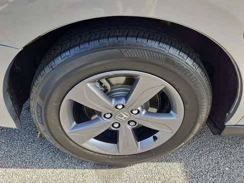 Used 2024 Honda Odyssey EX image 12