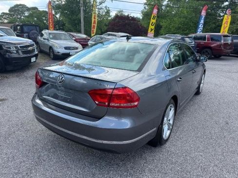 Used 2012 Volkswagen Passat TDI SEL Premium FWD image 4