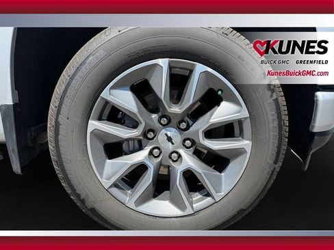 Used 2022 Chevrolet Silverado 1500 RST AWD/4WD image 13