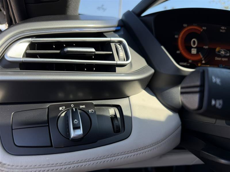 Used 2015 BMW i8 AWD/4WD image 40