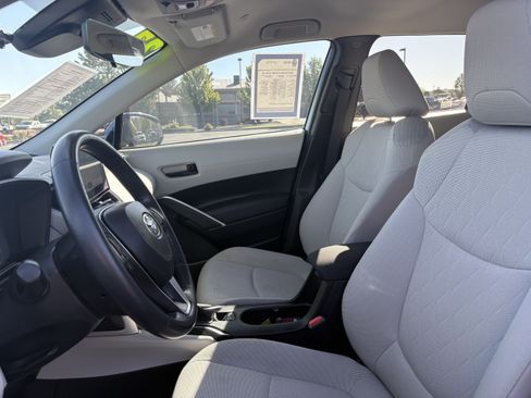 Used 2023 Toyota Corolla Cross LE AWD/4WD image 14