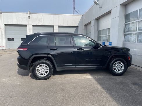 Used 2023 Jeep Grand Cherokee Laredo w/ Luxury Tech Group I image 8