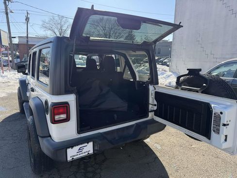 Used 2019 Jeep Wrangler Unlimited Sport S image 8