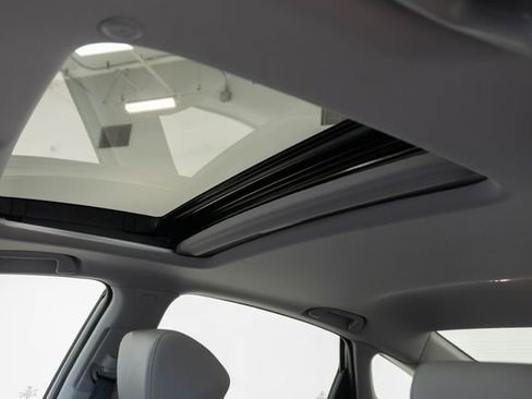 Certified 2018 Honda Accord Touring image 4