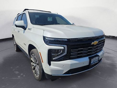 Used 2025 Chevrolet Tahoe High Country AWD/4WD image 2