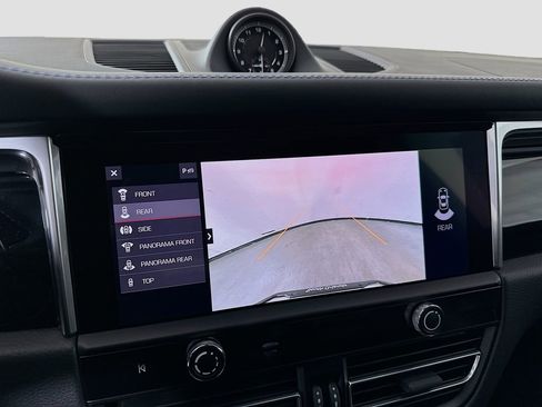 New 2026 Porsche Macan image 17