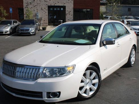 Used 2009 Lincoln MKZ image 1