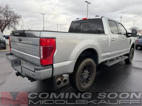 Used 2022 Ford F250 Lariat w/ Black Appearance Package image 3