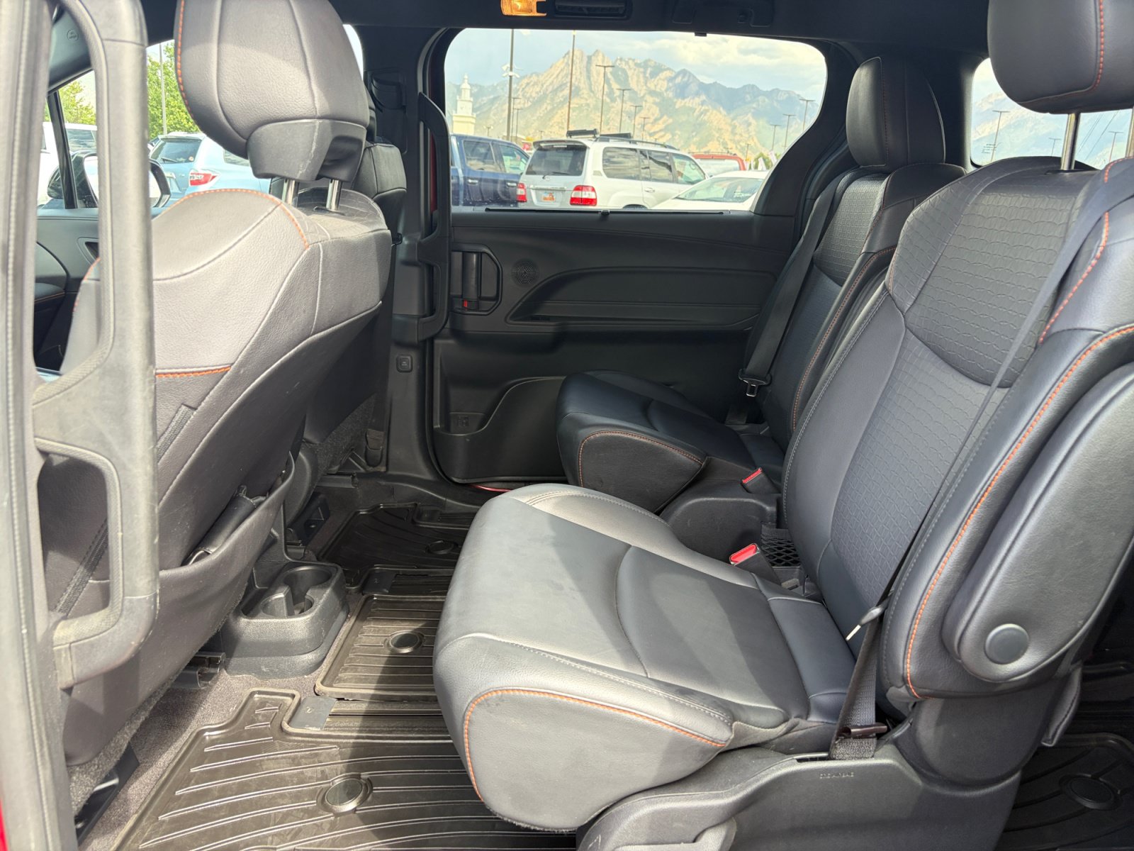 Used 2022 Toyota Sienna XSE w/ XSE Plus Package AWD/4WD image 24