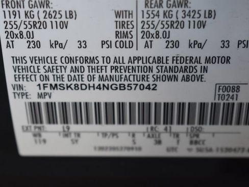 Used 2022 Ford Explorer XLT w/ Equipment Group 202A AWD/4WD image 14