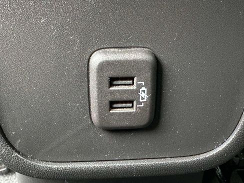 Certified 2023 Chevrolet Equinox LT FWD image 17