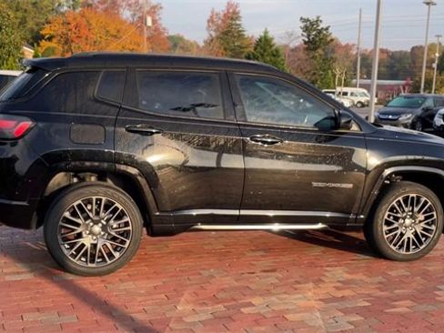 Used 2022 Jeep Compass High Altitude image 2