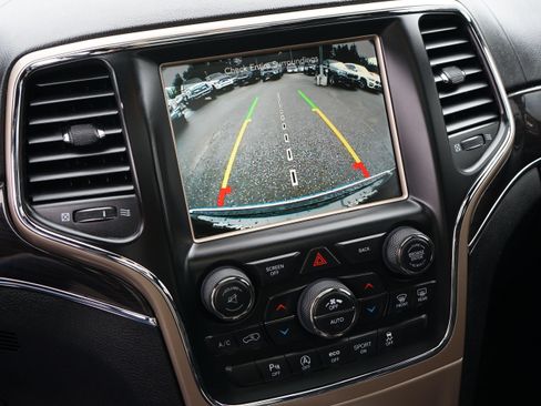 Used 2017 Jeep Grand Cherokee Overland AWD/4WD image 20