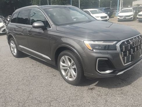 Used 2025 Audi Q7 3.0T Premium Plus AWD/4WD image 2