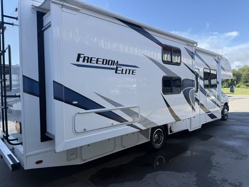 Used 2022 Ford E-450 and Econoline 450 Super Duty w/ Motorhome Prep Package RWD image 29