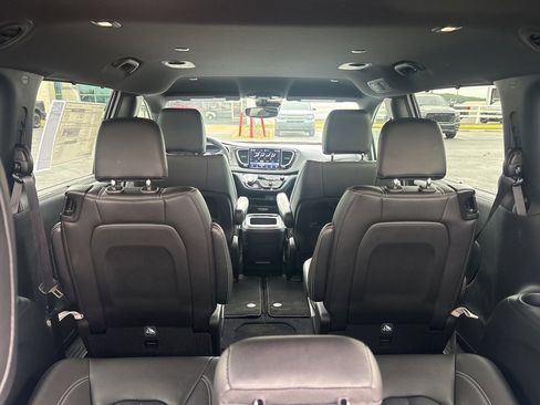 New 2026 Chrysler Pacifica Select image 6