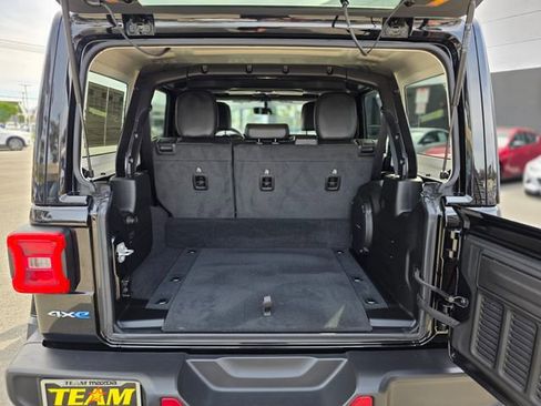 Used 2023 Jeep Wrangler Unlimited Sahara image 12