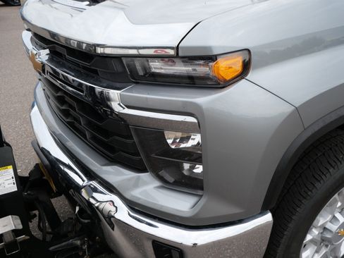Used 2024 Chevrolet Silverado 3500 LT w/ Convenience Package AWD/4WD image 15